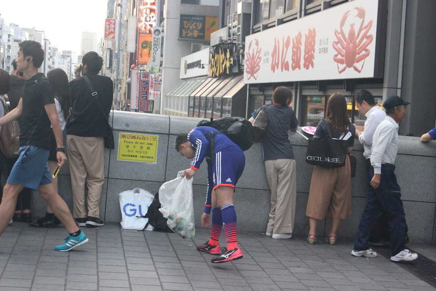 道頓堀へ傷心ダイブ２０人超 どうやって帰るんだろう ドブくさいまま帰るのかな