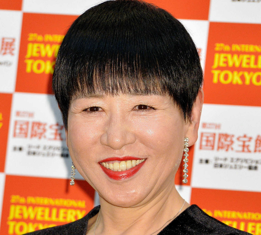 和田アキ子 眼瞼下垂手術結果に納得いかず 何もしなくていいんだよ